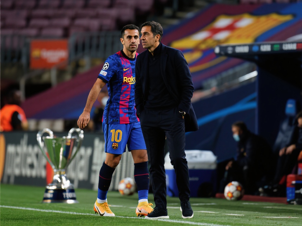 若赛季颗粒无收,哈维愿弃薪助巴萨冲击国王杯! 作为曾经的巴萨传奇球员,哈维对这支俱乐部